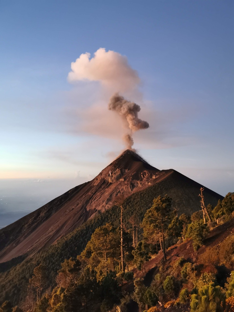 guatemala, volcano, hiking-5250729.jpg